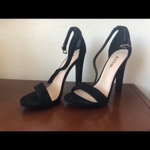 Just fab black pumps